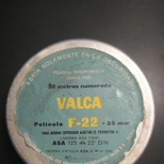 Cajas y cajitas metálicas: VALCA F-22. AÑO 1967. LATA DE ALUMINIO. PARA PELICULA DE CINE. 35 MM