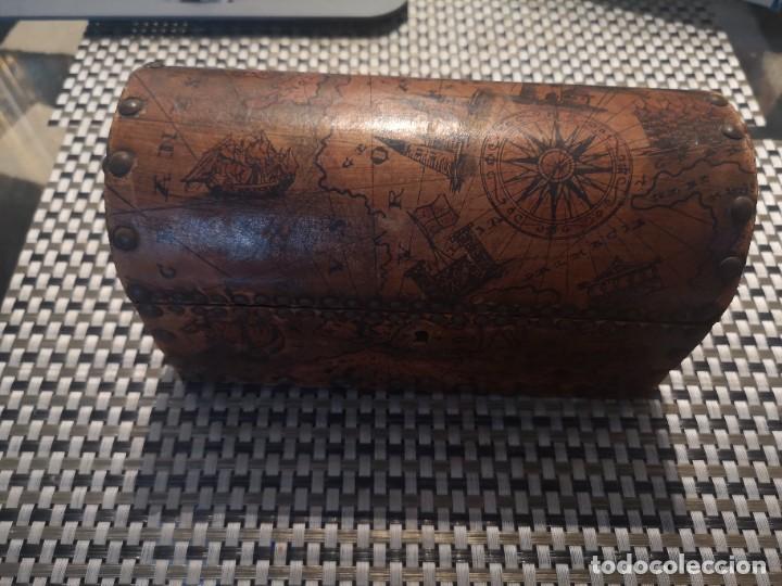 Cajas y cajitas met&aacute;licas: Joyero o caja de Madera y cuero antiguo