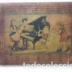 Cajas y cajitas metálicas: CAJA DE MADERA COSTURERO,A NIÑOS TOCANDO EL PIANO / MIDE 24 X 17 X 7'5 CMS.. Lote 237040845