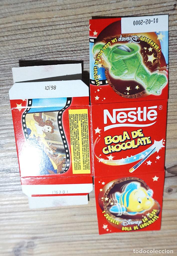 Cajas y cajitas met&aacute;licas: ENVASE CAJA BOLA DE CHOCOLATE NESTL&Eacute; PERSONAJES DISNEY A&Ntilde;O 2000