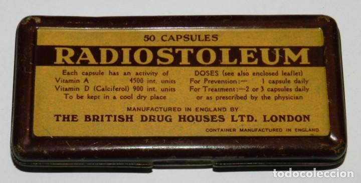 Blechdosen und Kisten: ANTIGUA CAJA DE HOJALATA LITOGRAFIADA CON PUBLICIDAD DE RADIOSTOLEUM, FARMACIA, 50 CAPSULES, MIDE 10