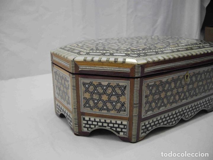 Cajas y cajitas met&aacute;licas: CAJA NACAR OCTOGONAL - Foto 3
