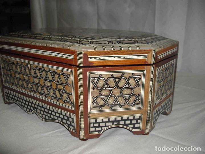 Cajas y cajitas met&aacute;licas: CAJA NACAR OCTOGONAL - Foto 4