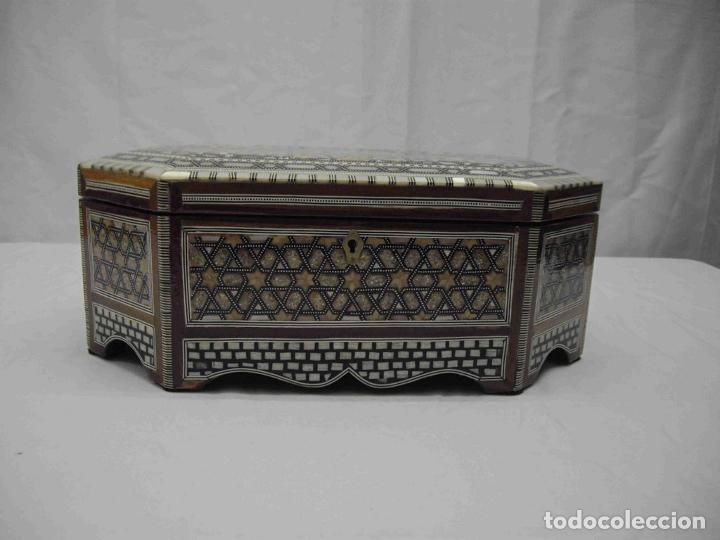 Cajas y cajitas met&aacute;licas: CAJA NACAR OCTOGONAL - Foto 1