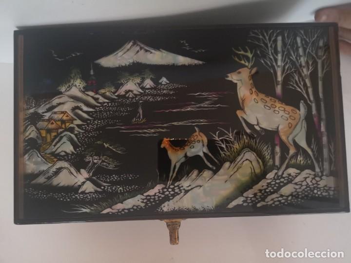 Cajas y cajitas met&aacute;licas: Caja joyero musical lacado