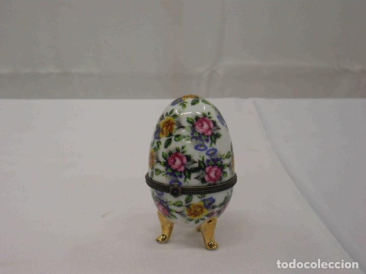Blechdosen und Kisten: CAJITA HUEVO PORCELANA1