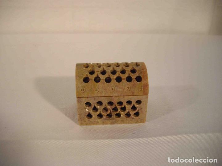 Blechdosen und Kisten: CAJA BAUL PIEDRA TALLA