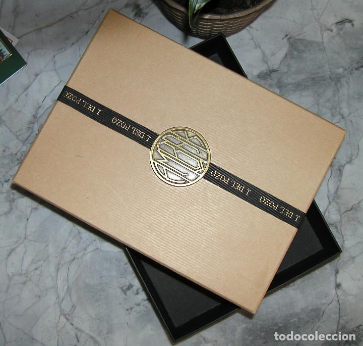 Cajas y cajitas met&aacute;licas: CAJA DE CART&Oacute;N DE LA FIRMA JESUS DEL POZO CON EL LOGOTIPO DEL PEFUME &rdquo;AMBAR&rdquo; EN METAL NUEVA