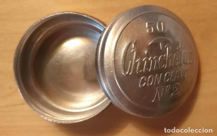 Cajas y cajitas met&aacute;licas: 103 Antigua caja / cajita Chinchetas con clavo N&ordm; 2 - Vac&iacute;a - Di&aacute;metro 4cm