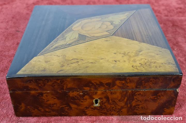 Cajas y cajitas met&aacute;licas: CAJA JOYERO. MADERA DE RAIZ. MARQUETERIA INCRUSTADA. SIGLO XX.