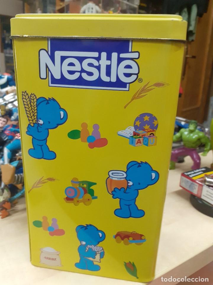 Cajas y cajitas met&aacute;licas: Lata NESTL&Eacute; para guardar arroz.