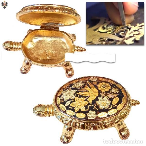 Cajas y cajitas met&aacute;licas: MINI CAJA TORTUGA DAMASQUINADO ORO 24K