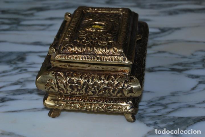 Cajas y cajitas met&aacute;licas: ANTIGUA CAJA DE BRONCE - JOYERO - Foto 3