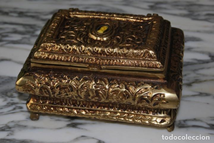 Cajas y cajitas met&aacute;licas: ANTIGUA CAJA DE BRONCE - JOYERO - Foto 7