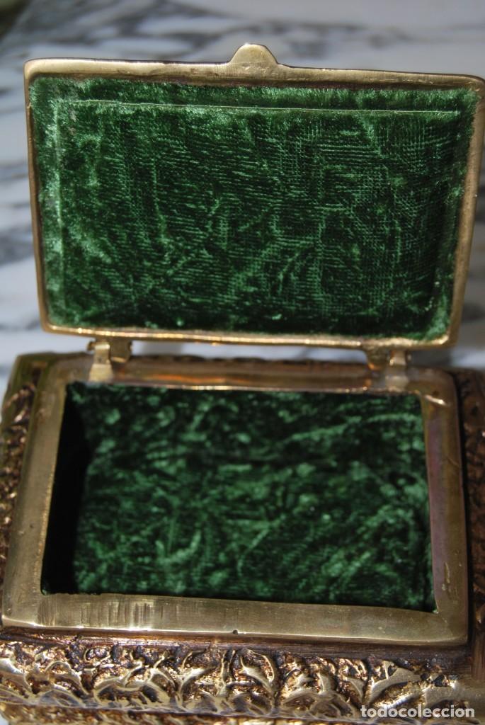 Cajas y cajitas met&aacute;licas: ANTIGUA CAJA DE BRONCE - JOYERO - Foto 9