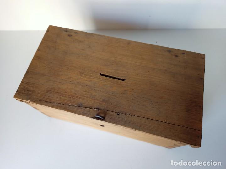 Cajas y cajitas met&aacute;licas: Caja limosnera de iglesia - Foto 2
