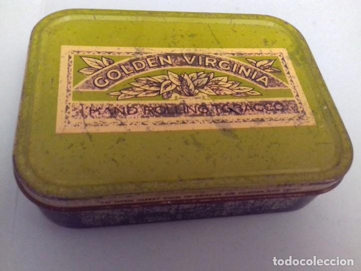 Cajas y cajitas met&aacute;licas: Caja de Tabaco GOLDEN VIRGINIA Litografiada HAND ROLLING TOBACCO. Medidas: 11,00 x 8,00 x 2,5 cm.