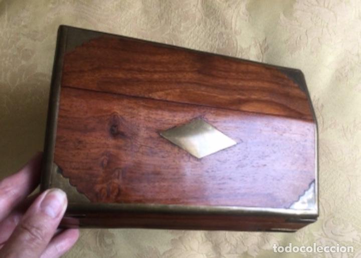 Cajas y cajitas met&aacute;licas: CAJA INDIA DE MADERA Y LAT&Oacute;N