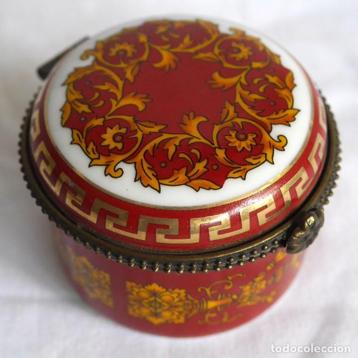 Casse e cassette metalliche: Caja de porcelana Sajonia Ribete y cierre de metal