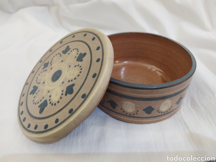 Cajas y cajitas met&aacute;licas: Caja, joyero de cer&aacute;mica, terracota. Firmada.