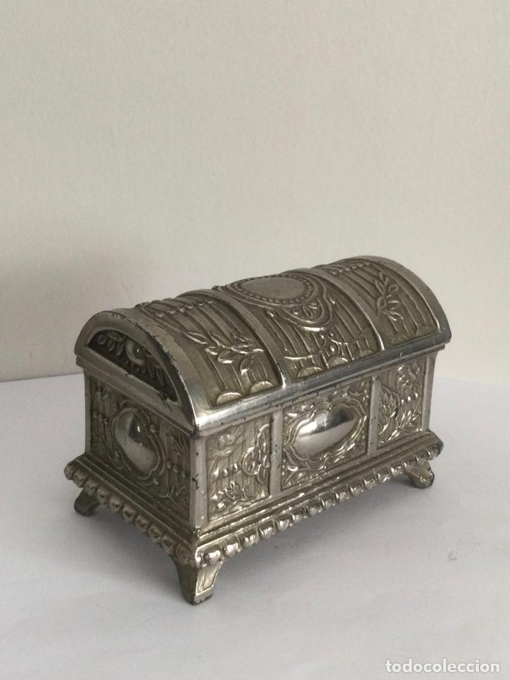 Cajas y cajitas met&aacute;licas: ANTIGUO COFRE, JOYERO - Foto 4