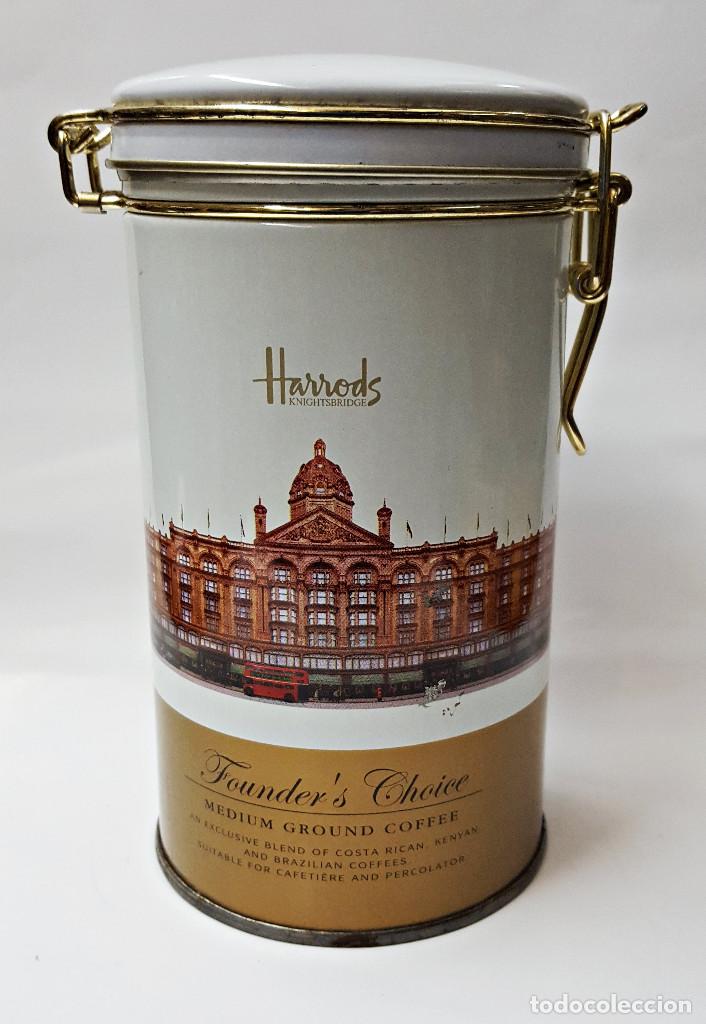 Bo&icirc;tes et petites bo&icirc;tes m&eacute;talliques: Lata cil&iacute;ndrica de Caf&eacute; con cierre Harrods. Founder&uml;s Choice.