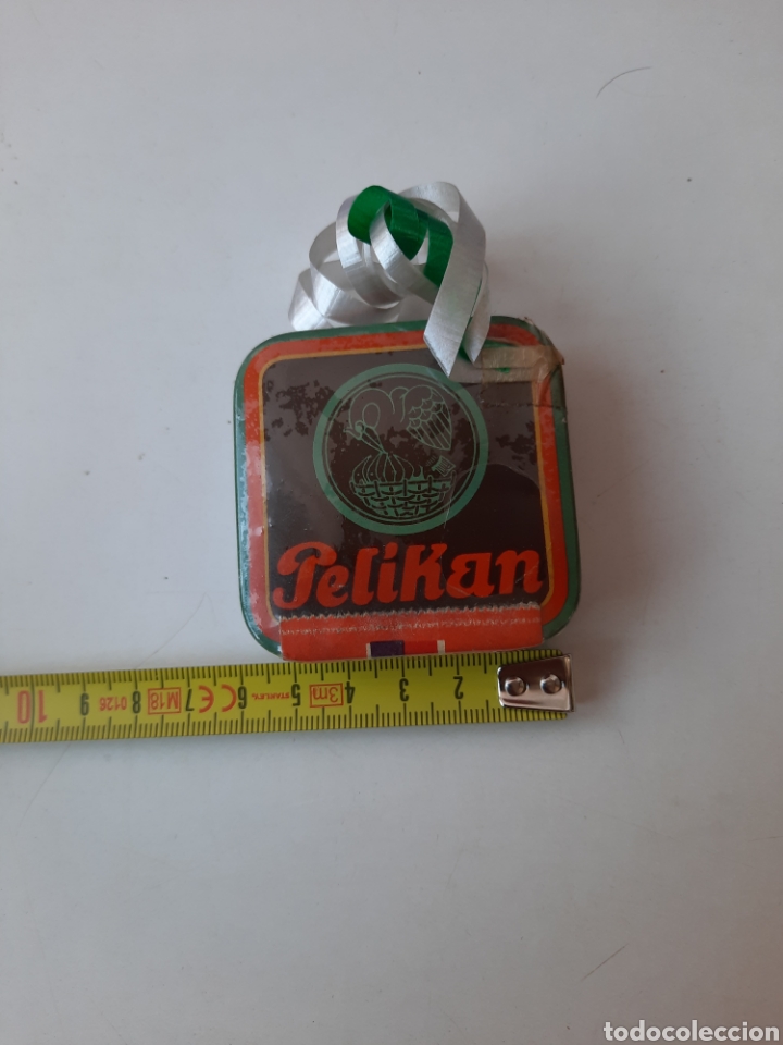 Cajas y cajitas met&aacute;licas: Caja metalica de cinta para maquina de escribir Pelikan.