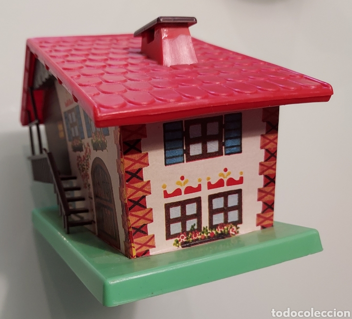 Cajas y cajitas met&aacute;licas: Hucha casa de pl&aacute;stico con candado - Foto 2