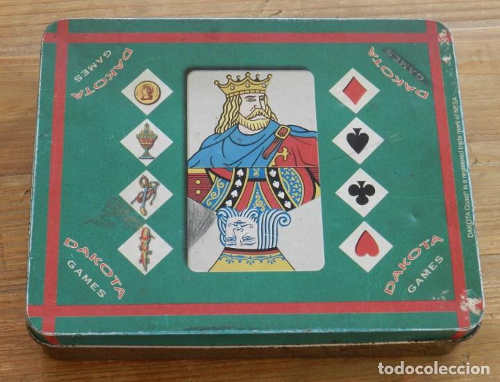 Boxes and metal boxes: CAJA DE HOJALATA DAKOTA GAMES, CON PUBLICIDAD DE JUEGO DE CARTAS, MIDE 19,5 X 15 CMS.