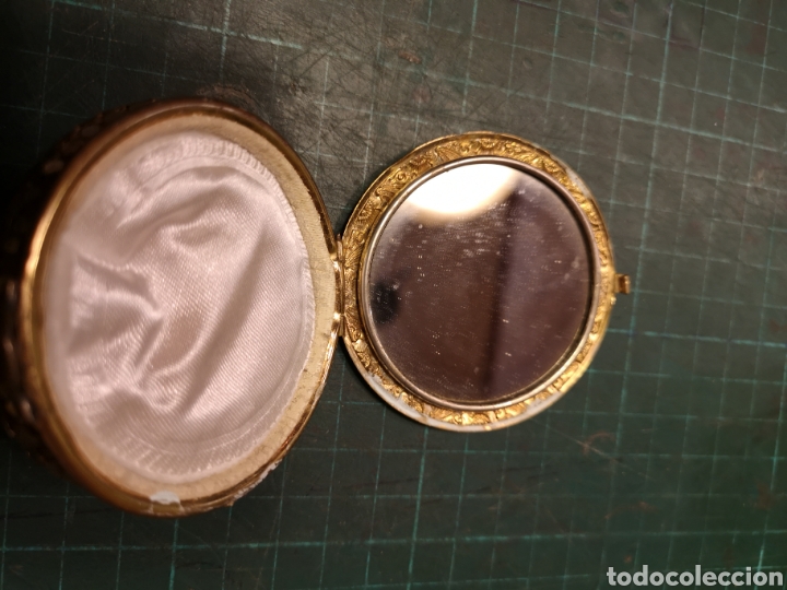Cajas y cajitas met&aacute;licas: Polvera antigua a&ntilde;os 20 - Foto 3