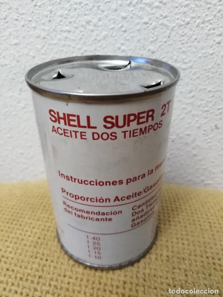 Cajas y cajitas met&aacute;licas: Lata antigua Shell Super 2T - Foto 2