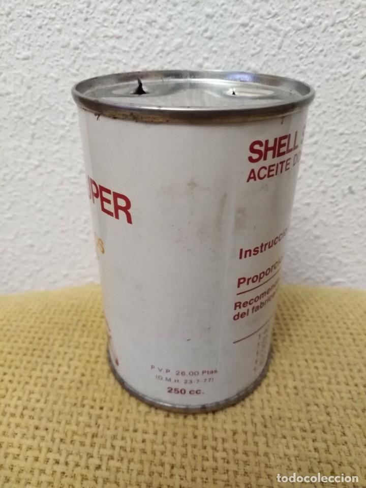 Cajas y cajitas met&aacute;licas: Lata antigua Shell Super 2T - Foto 3