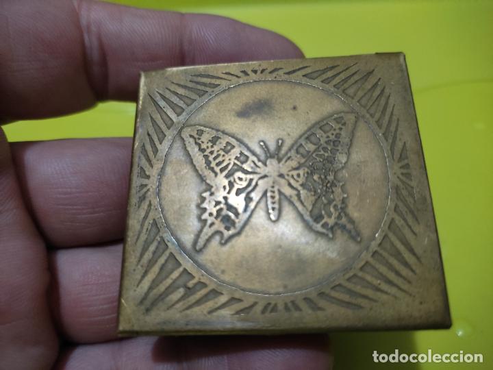 Boxes and metal boxes: CAJA MARIPOSA LATA PASTILLERO LATON HOJALATA O SIMILAR METAL 5 CMS LADO X 0,7 CMS ALTO