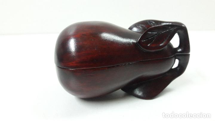 Cajas y cajitas met&aacute;licas: CAJA DE MADERA TALLADA EN FORMA DE PERA - Foto 11