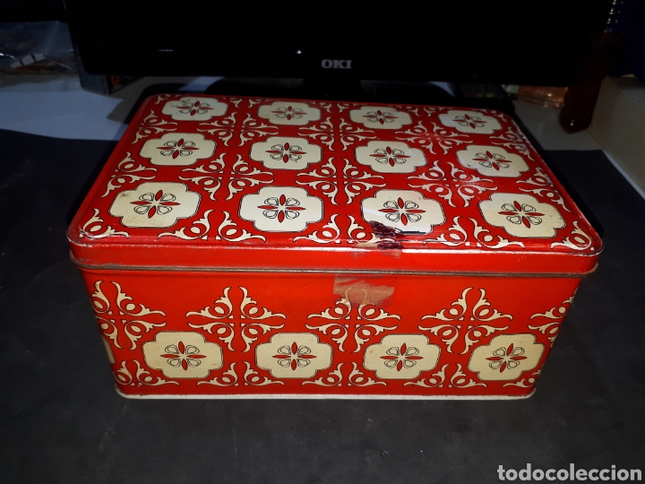 Cajas y cajitas met&aacute;licas: Antigua caja de COLA CAO estampado rojo