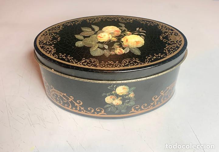 Boxes and metal boxes: 955.ANTIGUA Y BONITA CAJITA METALICA OVALADA (COMPLEMENTOS Y REGALOS BRECH&Eacute;) SEVILLA