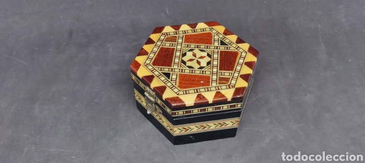 Boxes and metal boxes: Peque&ntilde;a caja - 9 cm de di&aacute;metro - car56