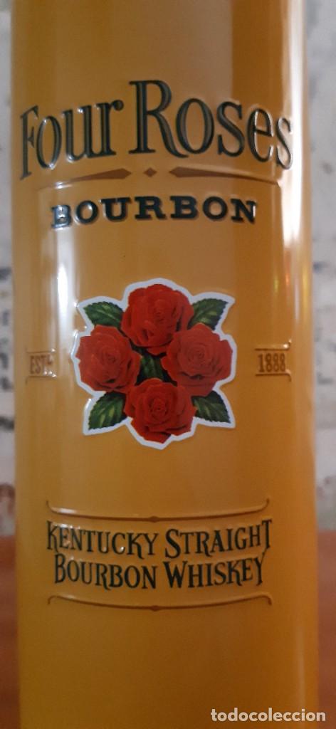 Cajas y cajitas met&aacute;licas: LATA DE FOUR ROSES - Foto 1