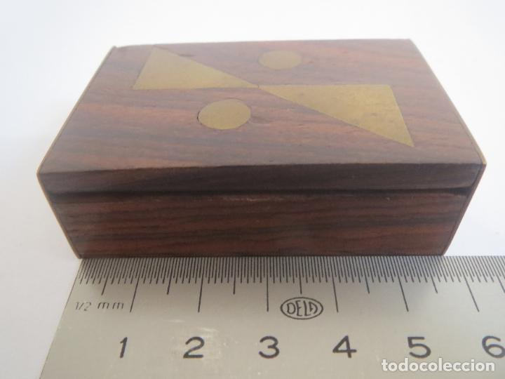 Cajas y cajitas met&aacute;licas: CAJITA RECTANGULAR DE MADERA CON ADORNOS DE LATON - Foto 3