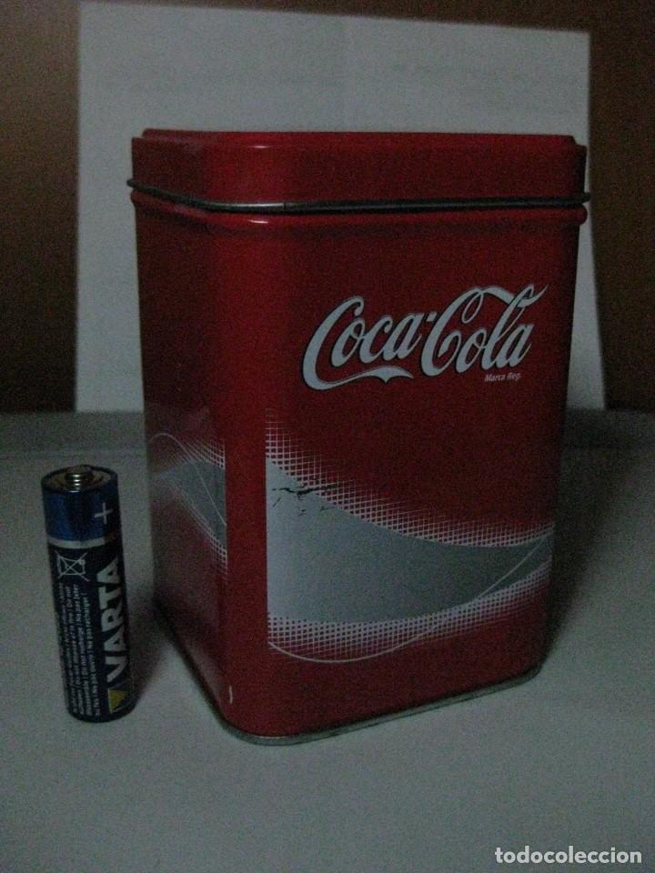 Cajas y cajitas met&aacute;licas: BOTE DE HOJALATA ** COCA COLA ** - Foto 1