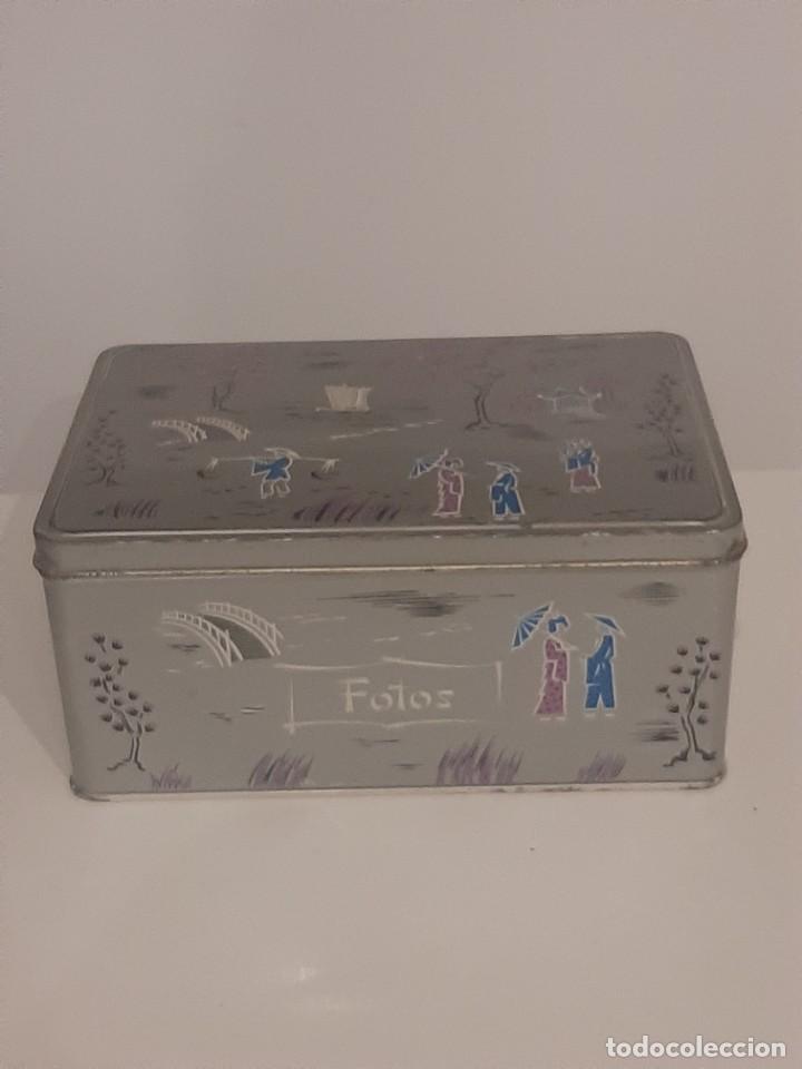 Cajas y cajitas met&aacute;licas: CAJA COLACAO METAL RECTANGULAR GRIS FOTOS MOTIVOS DIBUJOS CHINOS. 10X15X22 CM.