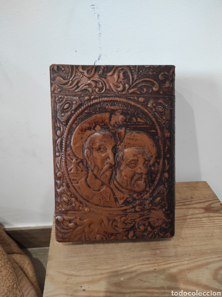 Cajas y cajitas met&aacute;licas: CAJA MUSICAL, CUERO REPUJADO. TABACO/PUROS. EL QUIJOTE Y SANCHO PANZA.