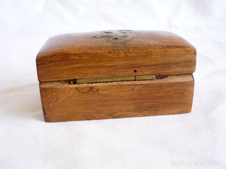 Cajas y cajitas met&aacute;licas: Cajita de madera con ancla de bronce - Foto 5