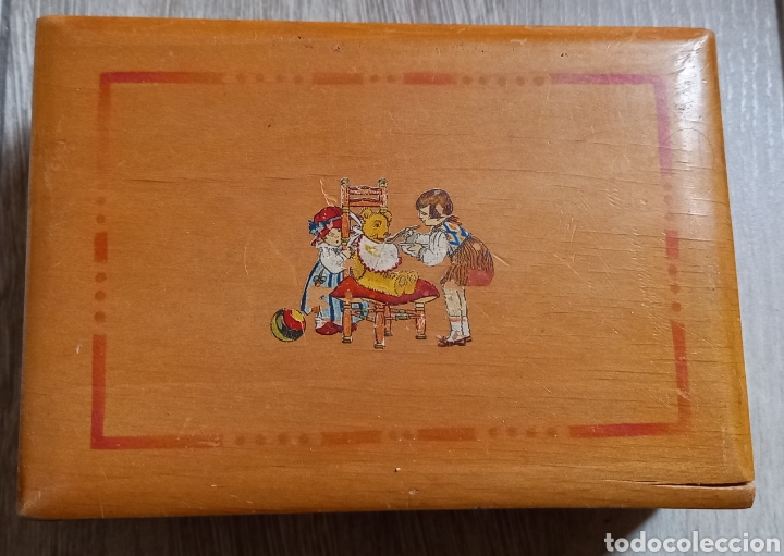 Cajas y cajitas met&aacute;licas: Antigua cajita joyero de madera