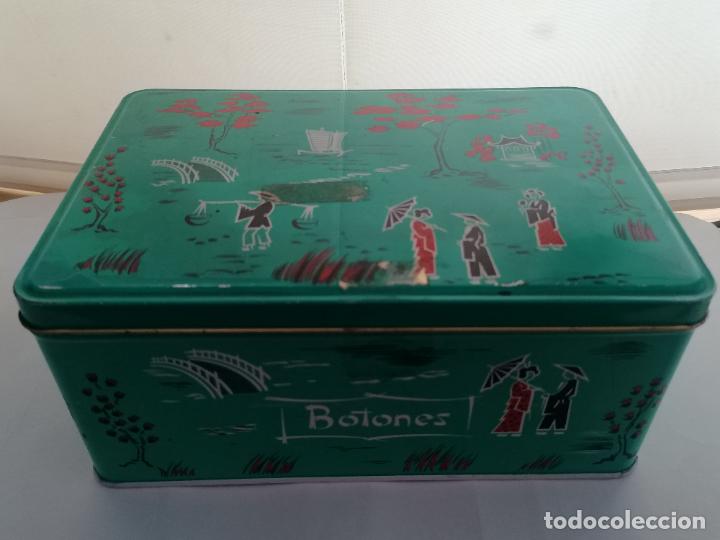 Cajas y cajitas met&aacute;licas: CAJA CHAPA COLA CAO-BOTONES, MEDIDAS 21,5 X 14,5 X 9,5 MM