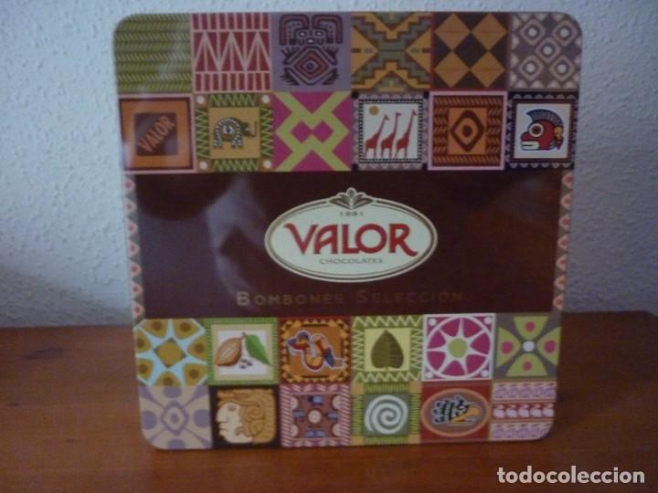 Cajas y cajitas met&aacute;licas: Caja de bombones Valor - 21x21x4 cm