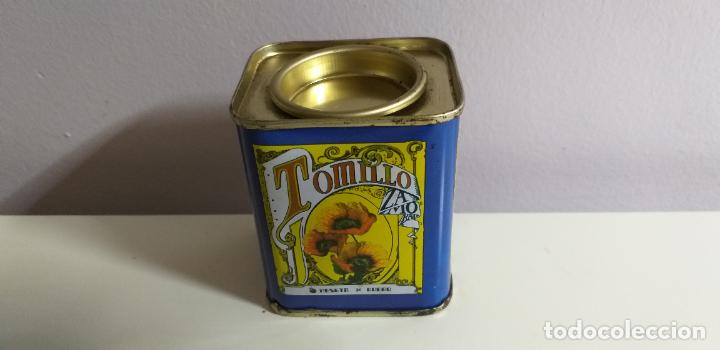 Cajas y cajitas met&aacute;licas: Antiguo bote de especia. Tomillo. ZAMORA. Litografiado. De Hojalata. VAC&Iacute;O.