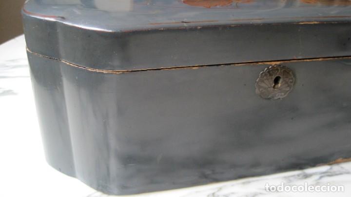 Cajas y cajitas met&aacute;licas: CAJA DE MADERA LACADA - FINALES S.XIX - Foto 3
