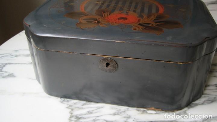 Cajas y cajitas met&aacute;licas: CAJA DE MADERA LACADA - FINALES S.XIX - Foto 9