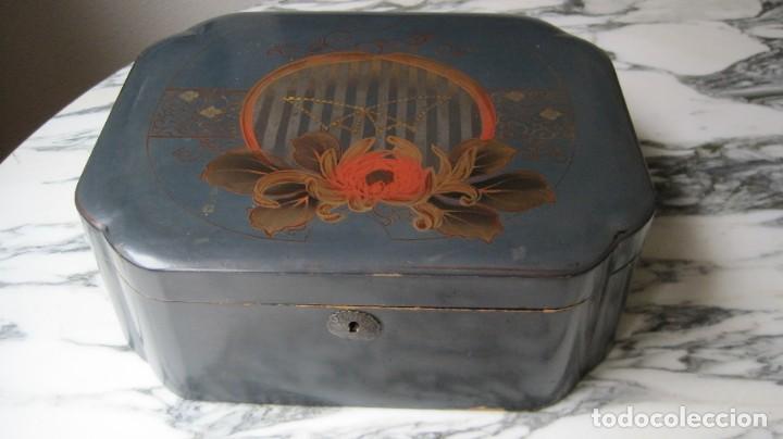 Cajas y cajitas met&aacute;licas: CAJA DE MADERA LACADA - FINALES S.XIX - Foto 17